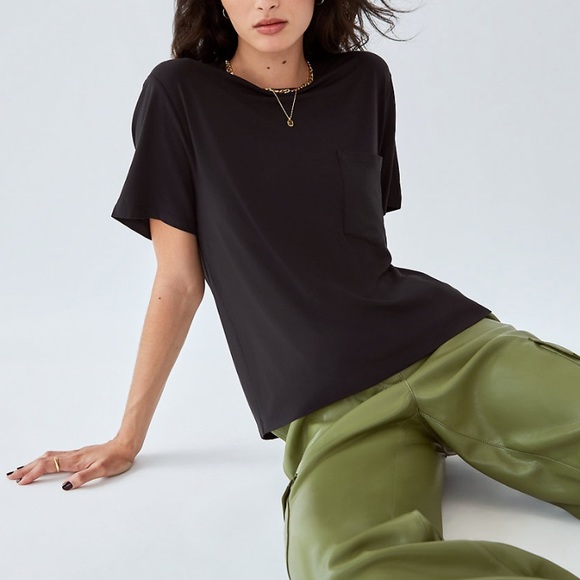 Wilfred Free T-shirt - Picture 1 of 6